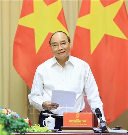 vna-potal-chu-tich-nuoc-nguyen-xuan-phuc-lam-viec-voi-cac-chuyen-gia-nha-khoa-hoc-stand-1